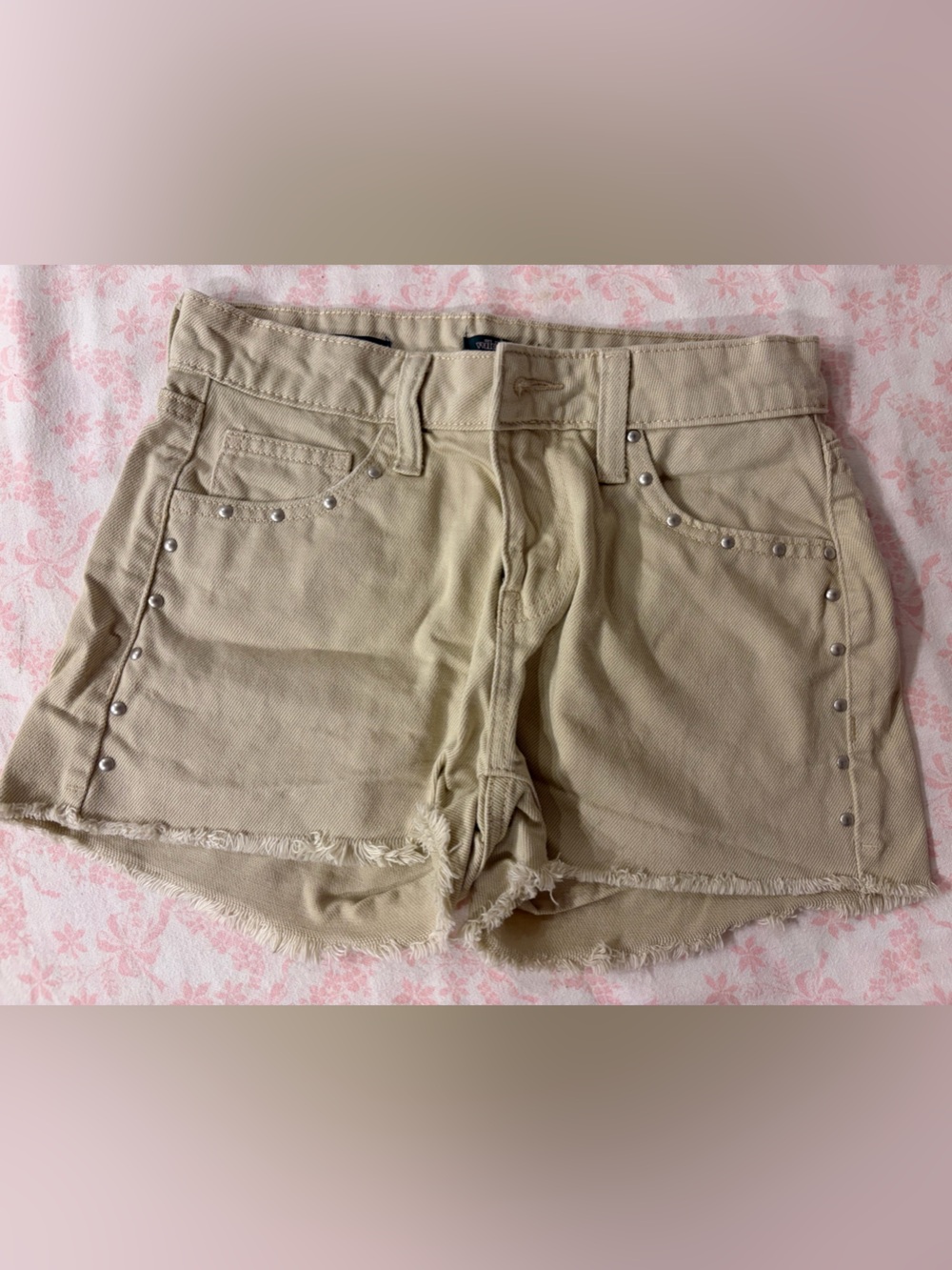 Wild Fable Women’s Mid-Rise Denim Cut-Off Shorts Studded Raw Hem Off-White Sz 00